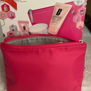 Clinique makeup bag traveling set. Limited Edition